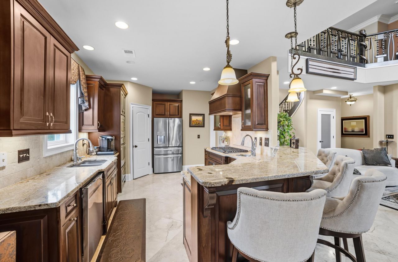 969 Bluffview Dr. Photo 16