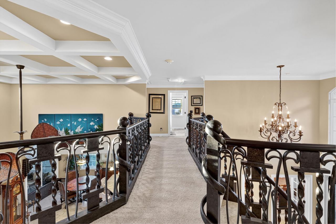 969 Bluffview Dr. Photo 32