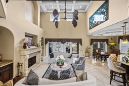 969 Bluffview Dr. photo 4