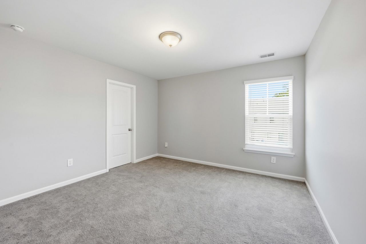 115 Juniata Loop Photo 10