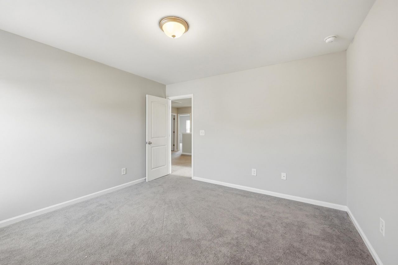 115 Juniata Loop Photo 11