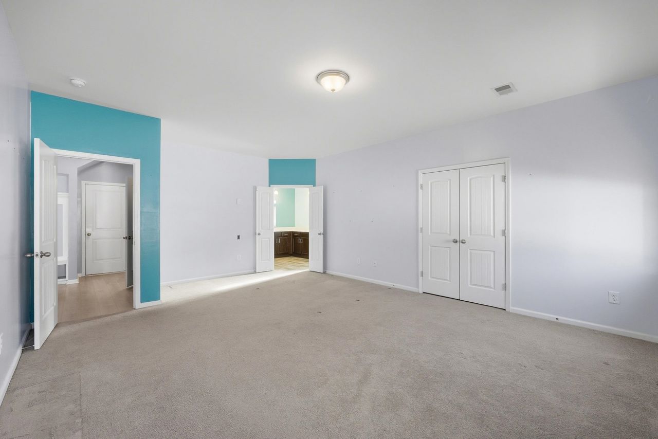 115 Juniata Loop Photo 13