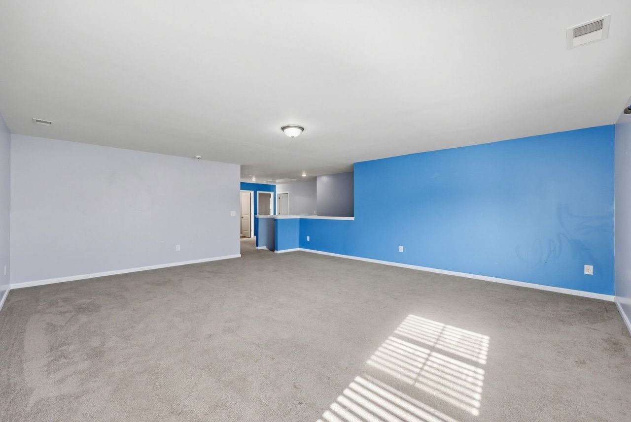 115 Juniata Loop Photo 19