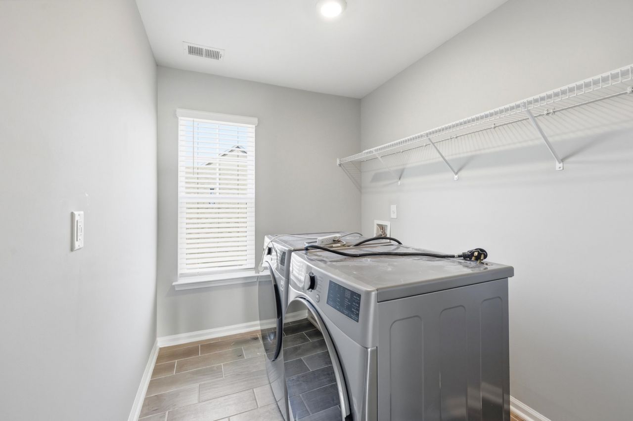 115 Juniata Loop Photo 23