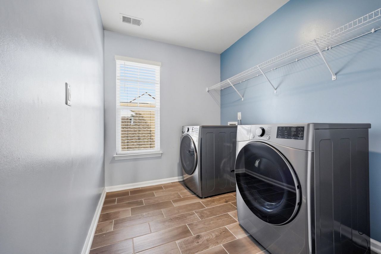 115 Juniata Loop Photo 24