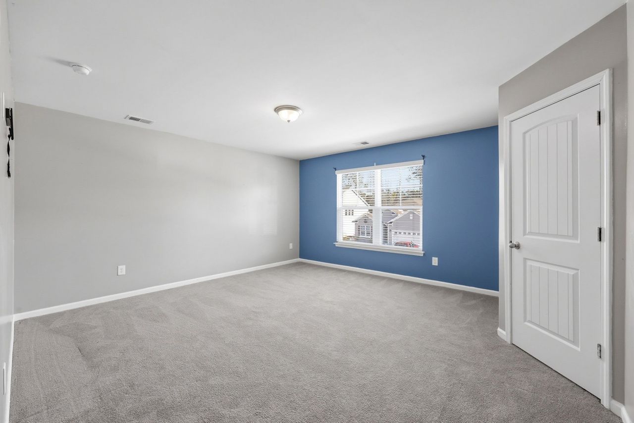 115 Juniata Loop Photo 26