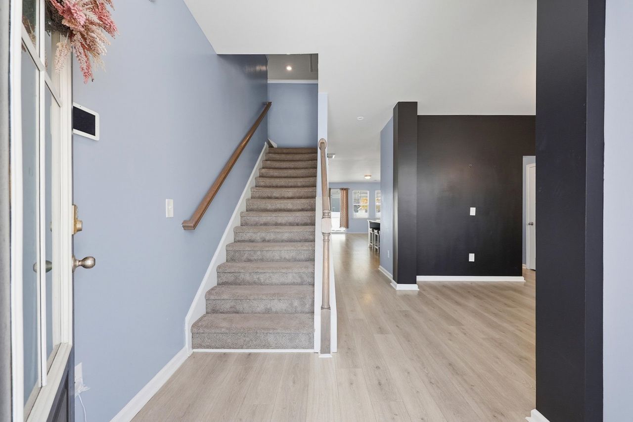 115 Juniata Loop Photo 6