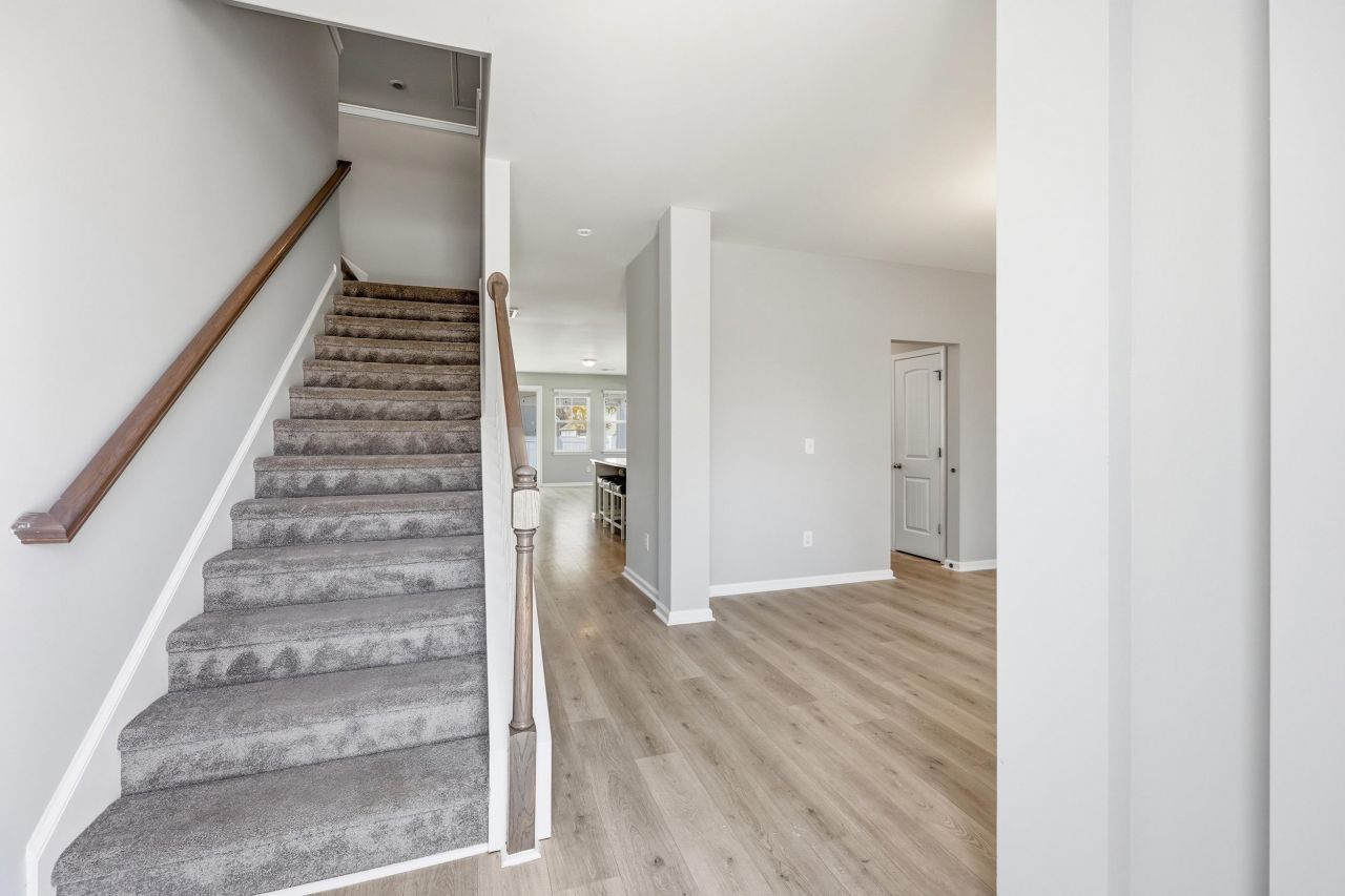 115 Juniata Loop Photo 6