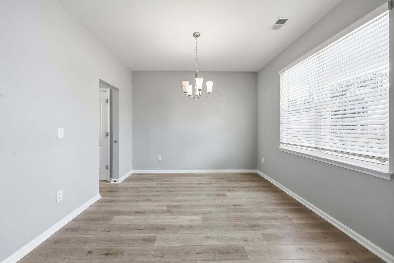 115 Juniata Loop Photo 7