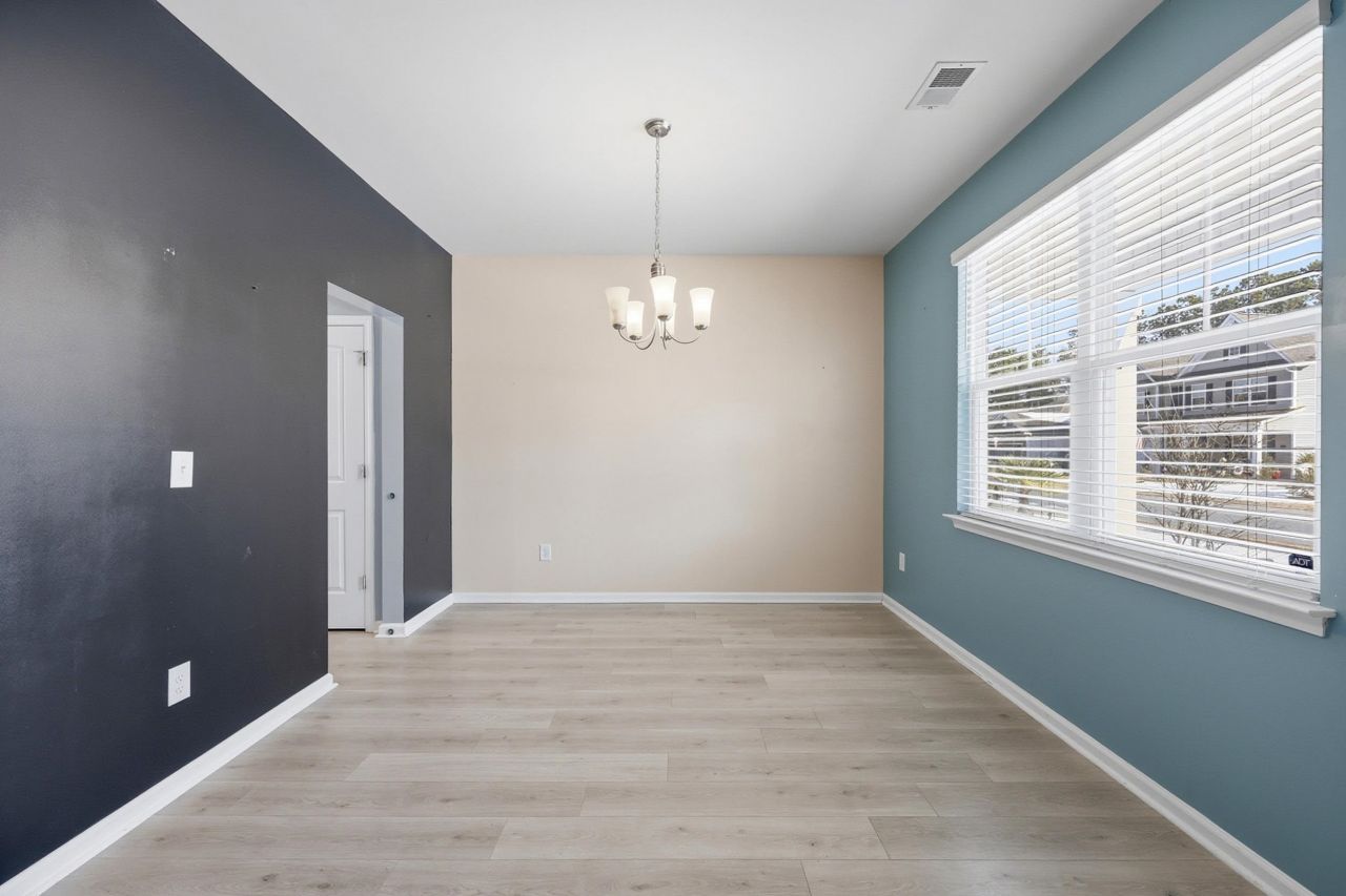 115 Juniata Loop Photo 8