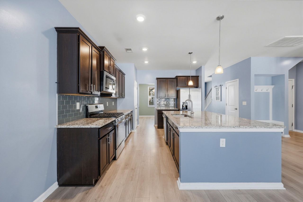 115 Juniata Loop Photo 9