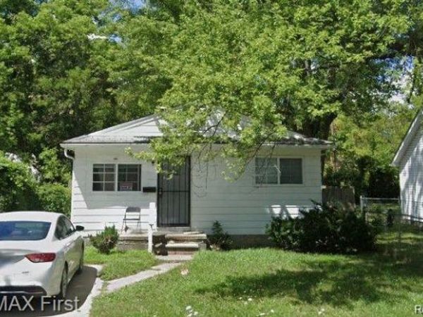 15739 Dolphin Street, Detroit, MI 48223