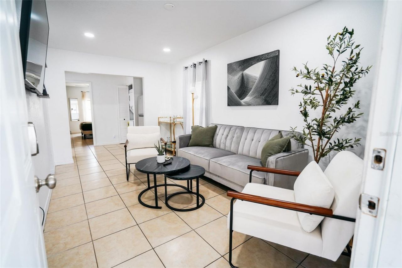 1361 29th Street S, Saint Petersburg, FL 33712 Photo