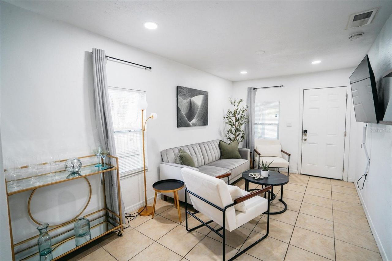 1361 29th Street S, Saint Petersburg, FL 33712 Photo