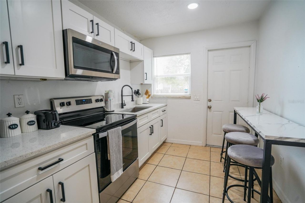 1361 29th Street S, Saint Petersburg, FL 33712 Photo