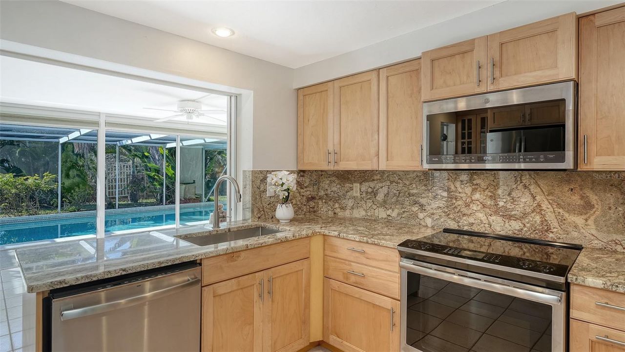 626 46th Street, Sarasota, FL 34234 Photo