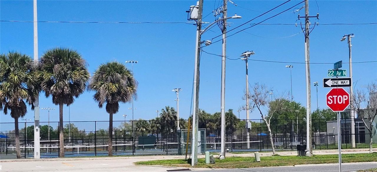 5700 30th Avenue N, Saint Petersburg, FL 33710 Photo