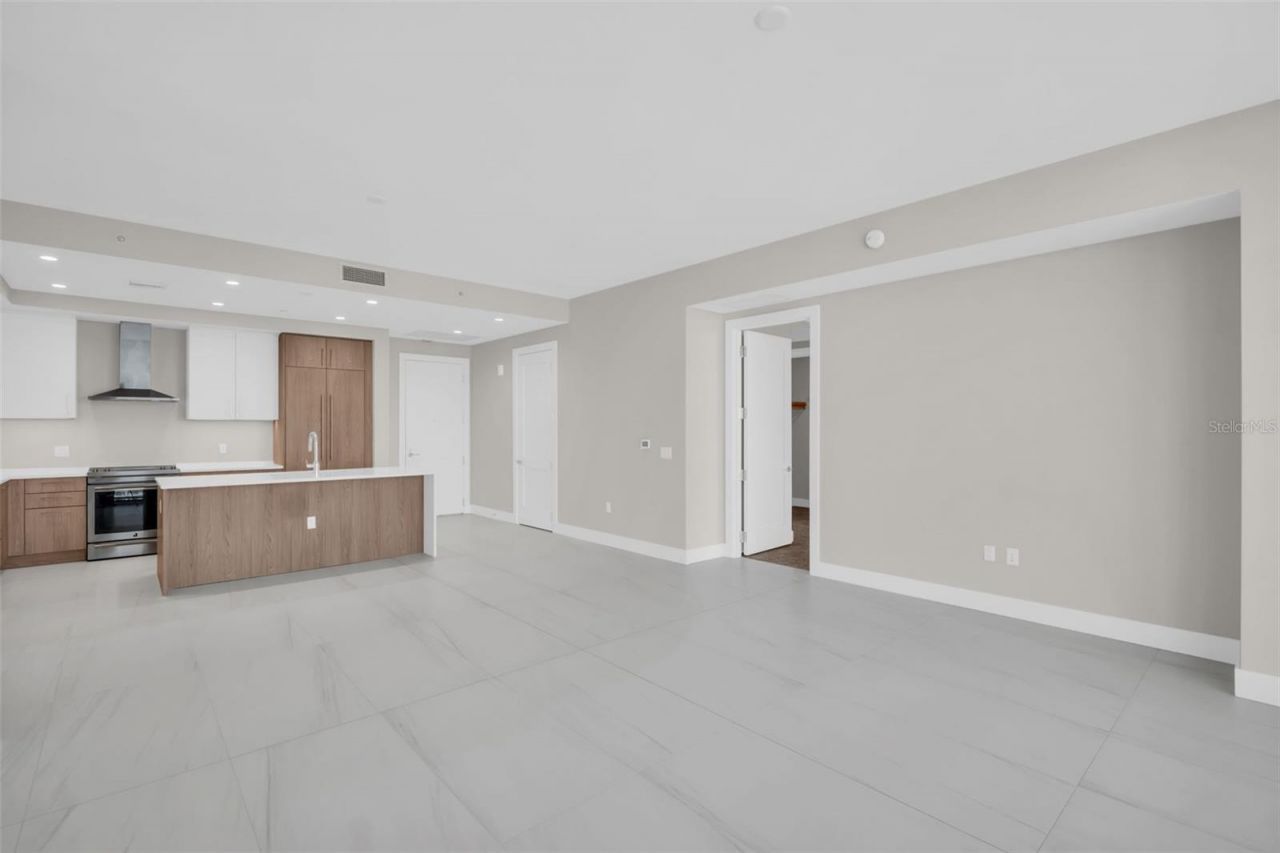275 1st Avenue S, Unit 2708, Saint Petersburg, FL 33701 Photo
