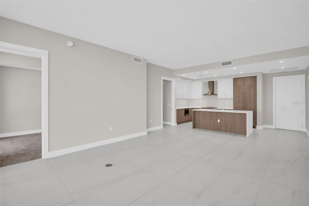 275 1st Avenue S, Unit 2708, Saint Petersburg, FL 33701 Photo