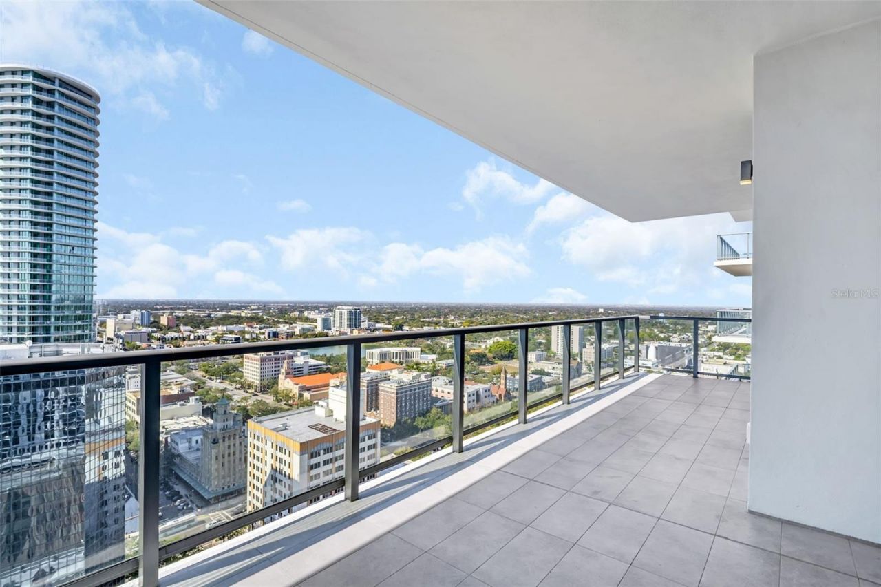 275 1st Avenue S, Unit 2708, Saint Petersburg, FL 33701 Photo