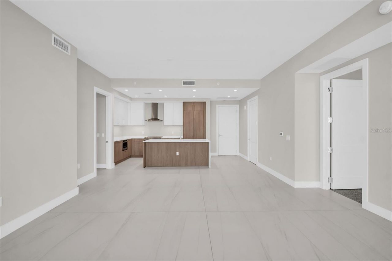 275 1st Avenue S, Unit 2708, Saint Petersburg, FL 33701 Photo