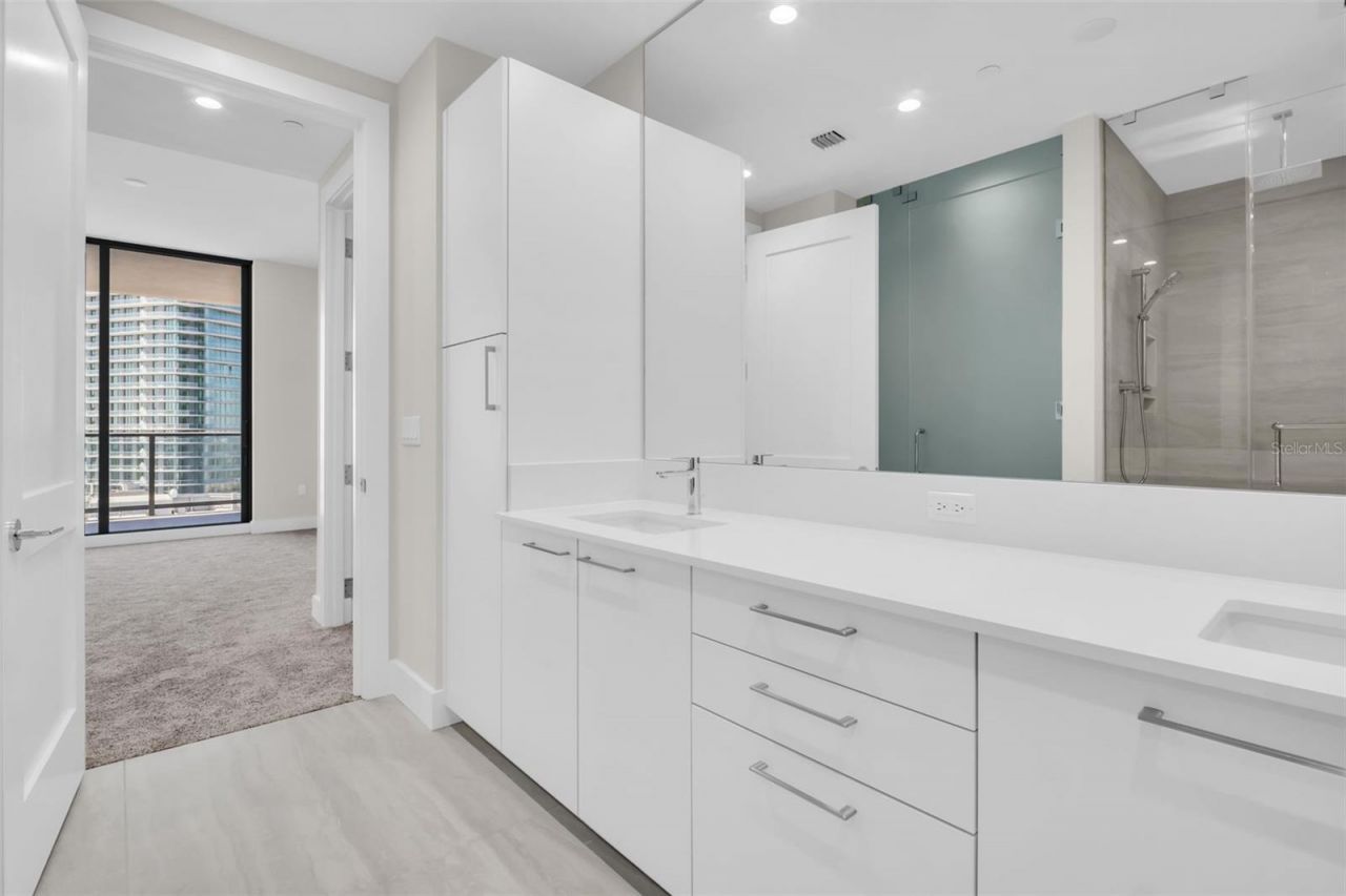 275 1st Avenue S, Unit 2708, Saint Petersburg, FL 33701 Photo