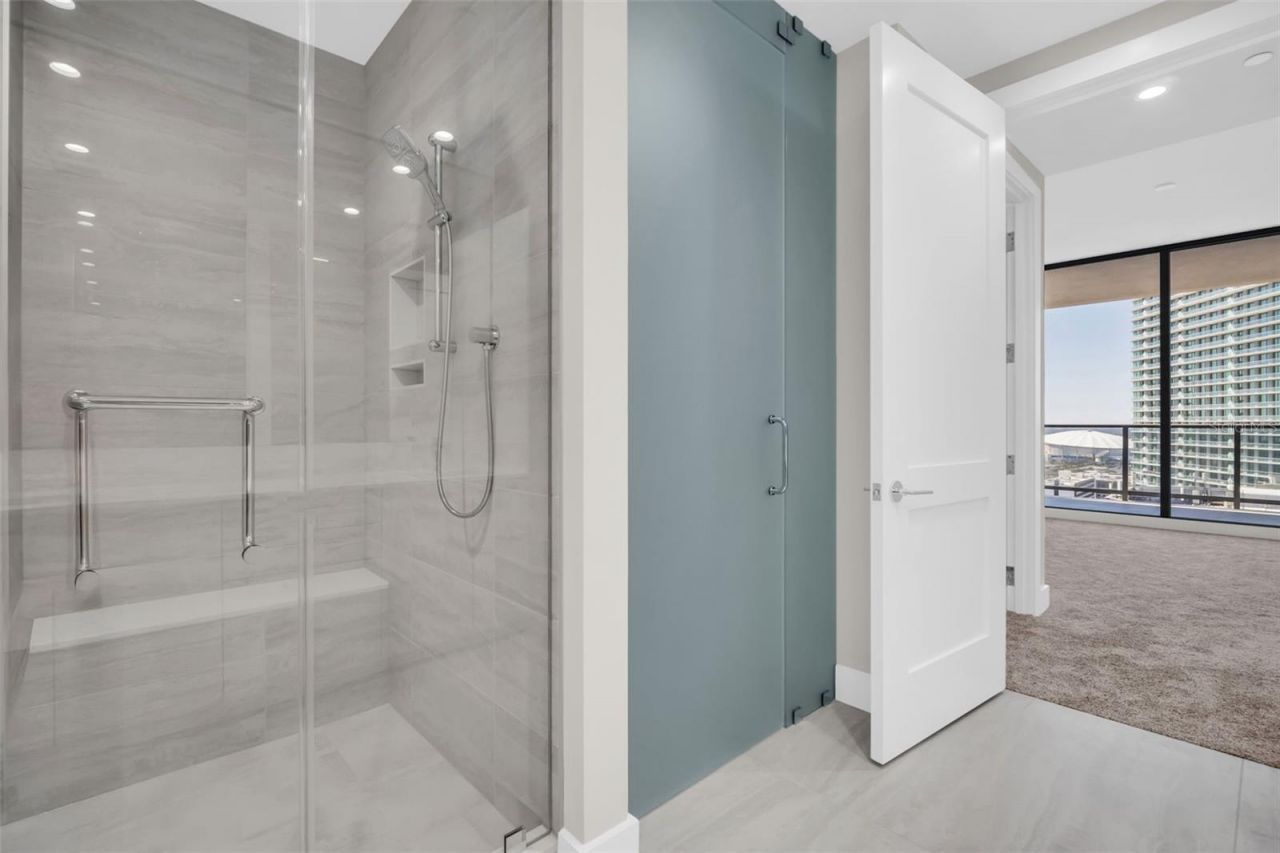 275 1st Avenue S, Unit 2708, Saint Petersburg, FL 33701 Photo