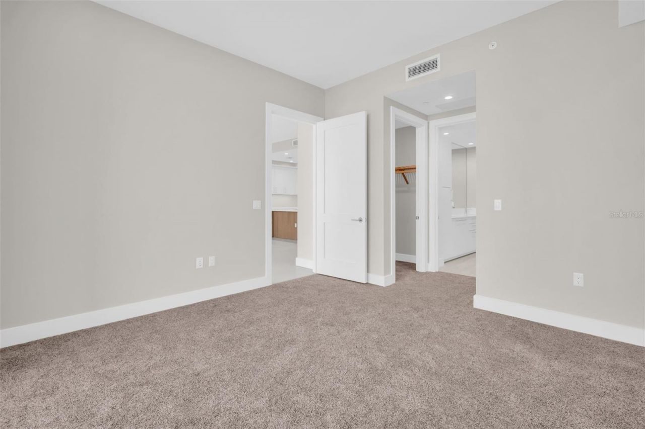 275 1st Avenue S, Unit 2708, Saint Petersburg, FL 33701 Photo