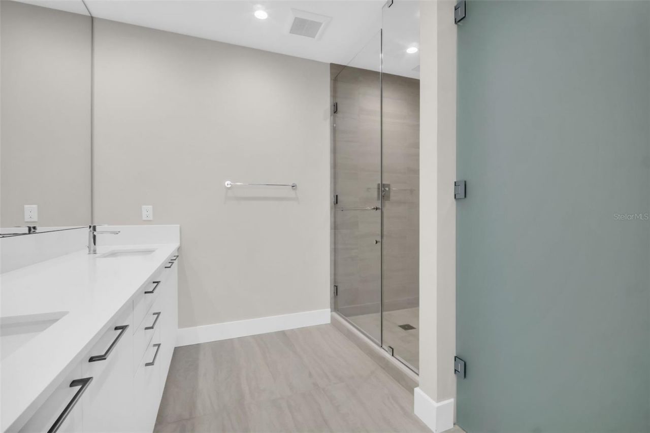 275 1st Avenue S, Unit 2708, Saint Petersburg, FL 33701 Photo