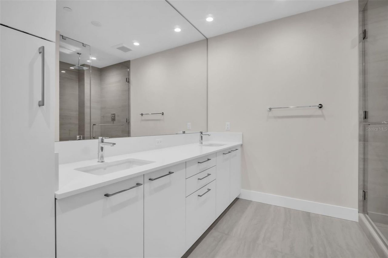 275 1st Avenue S, Unit 2708, Saint Petersburg, FL 33701 Photo