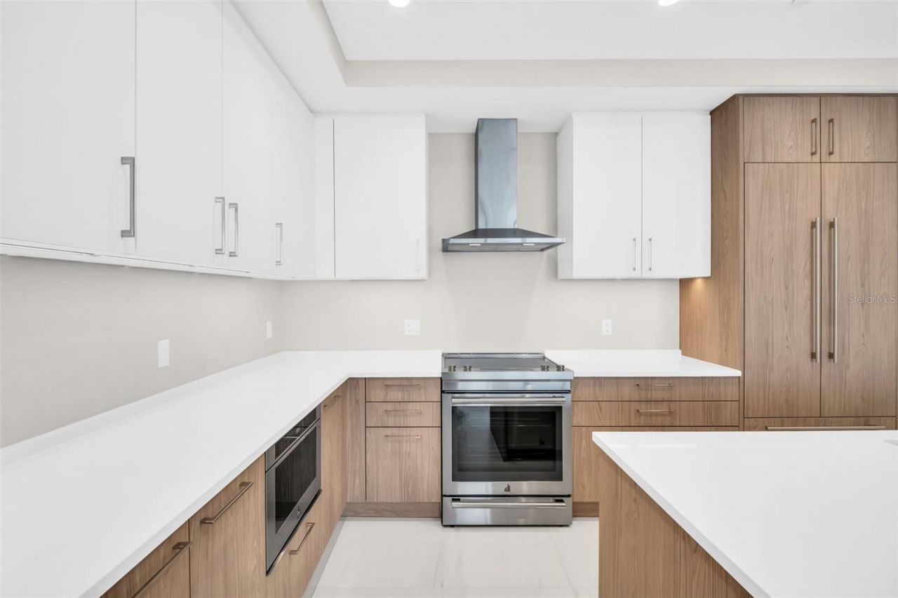 275 1st Avenue S, Unit 2708, Saint Petersburg, FL 33701 Photo