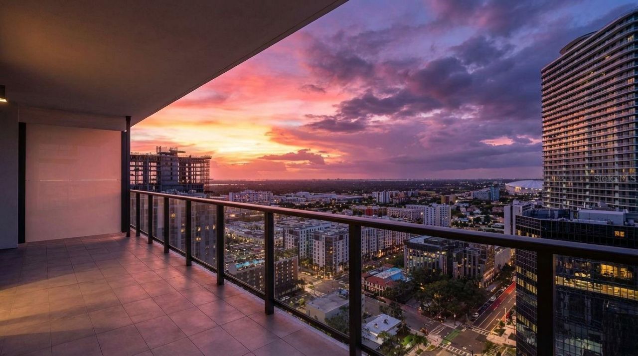 275 1st Avenue S, Unit 2708, Saint Petersburg, FL 33701 Photo