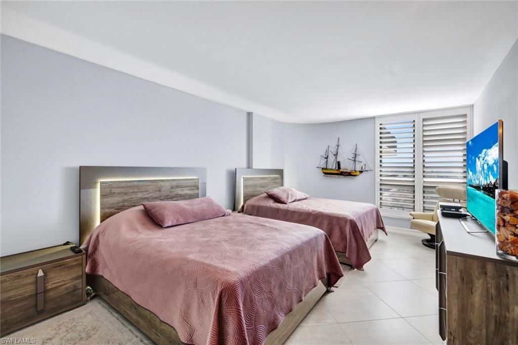 3215 Gulf Shore Blvd N, Unit 704N, Naples, FL 34103 Photo