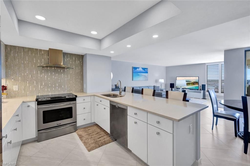 3215 Gulf Shore Blvd N, Unit 704N, Naples, FL 34103 Photo