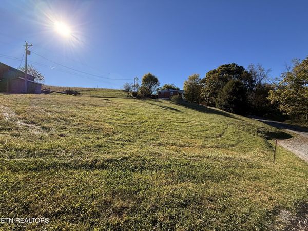 1834 Balls Chapel Rd, Rose Hill, VA 24281