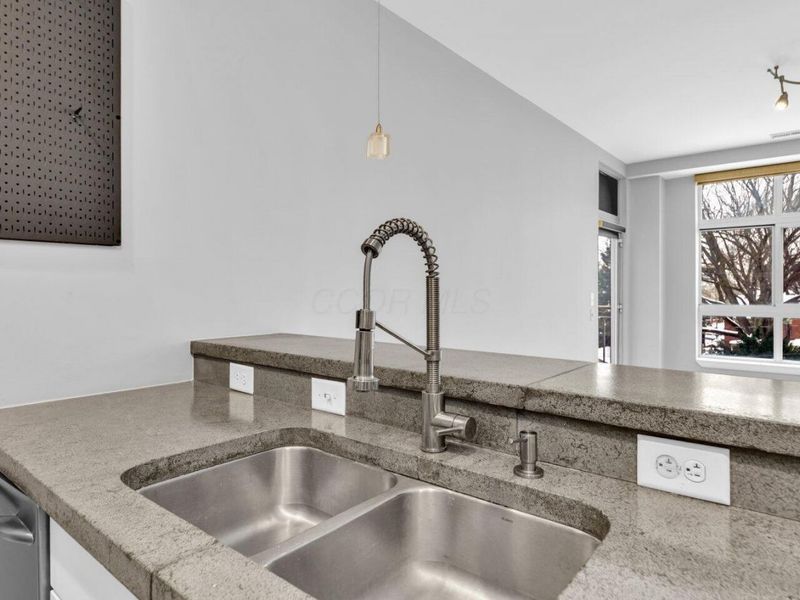 845 N High Street, Unit 407, Columbus, OH 43215 Photo 13