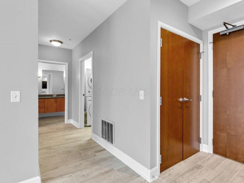 845 N High Street, Unit 407, Columbus, OH 43215 Photo 13