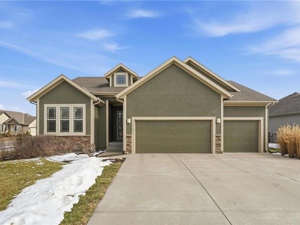 17707 S MILLRIDGE Street, Olathe, KS 66061