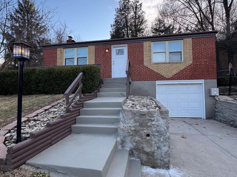 6903 Taylor Road, Green Township, OH 45248 Photo 2