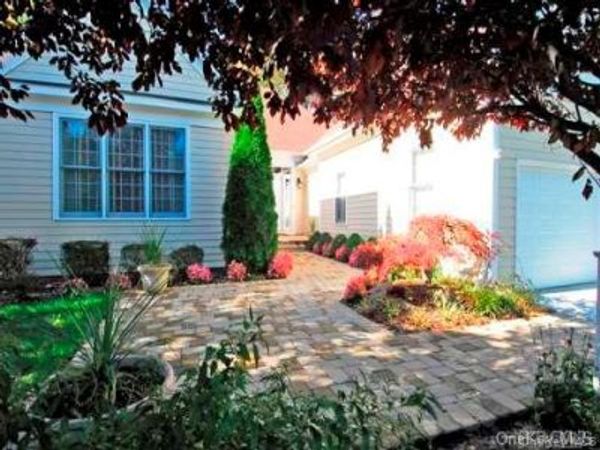 38 Stone Hill Drive S, Manhasset, NY 11030