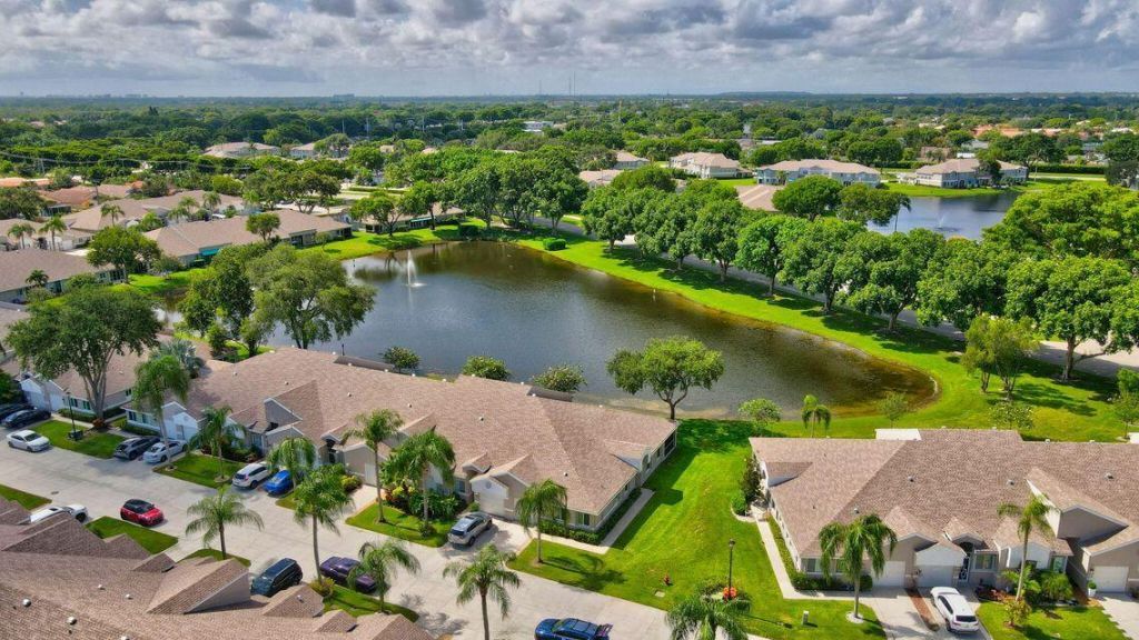 9202 Vineland Court, Unit F, Boca Raton, FL 33496 Photo