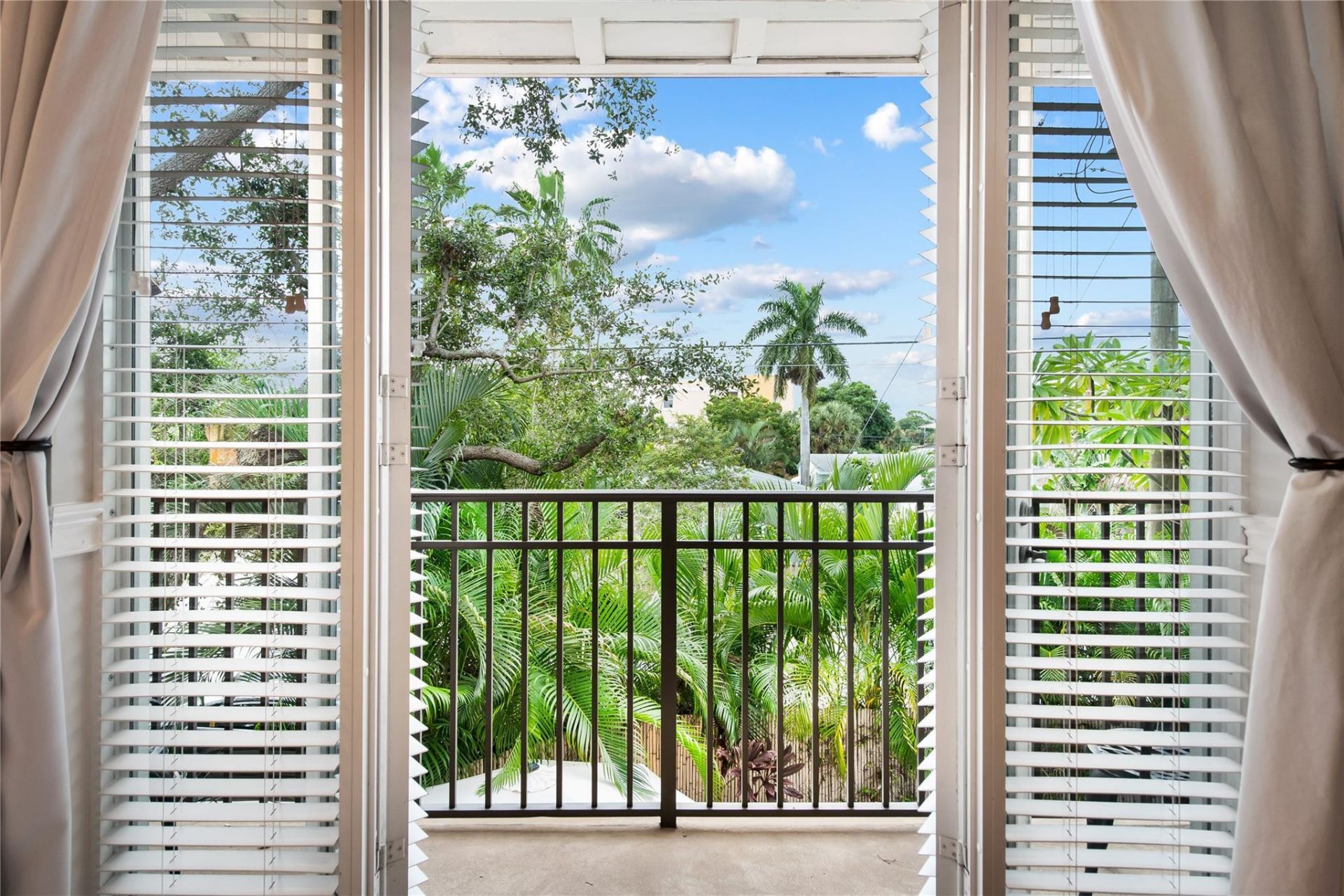 1703 NE 11th Street, Unit 1703, Fort Lauderdale, FL 33304 Photo