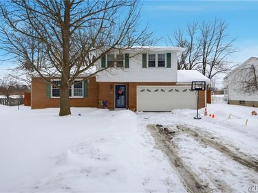 185 Old Farm Circle, Amherst, NY 14221