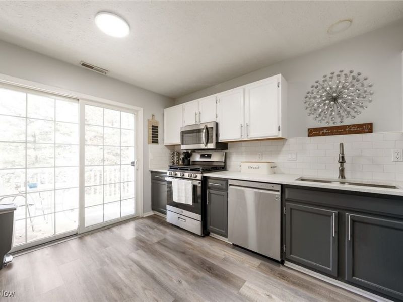 868 Tollis Parkway, Unit A-L, Broadview Heights, OH 44147 Photo 12