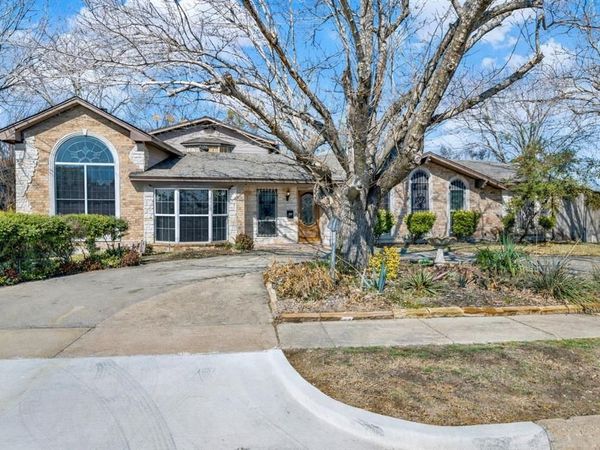 501 Colgate Drive, Lancaster, TX 75134