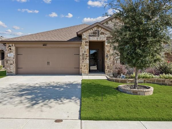 9328 Hill Topper Trail, Fort Worth, TX 76131