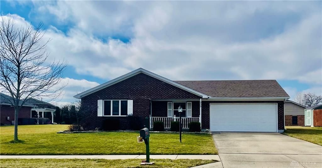 939 Calmer Ernst Boulevard, Brookville, OH 45309 Main Photo