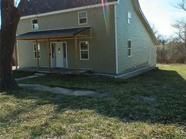 107 N Evans, Armstrong, MO 65230