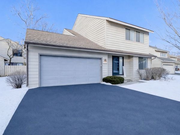 1527 Kirkwood Drive, Unit 1527, Geneva, IL 60134