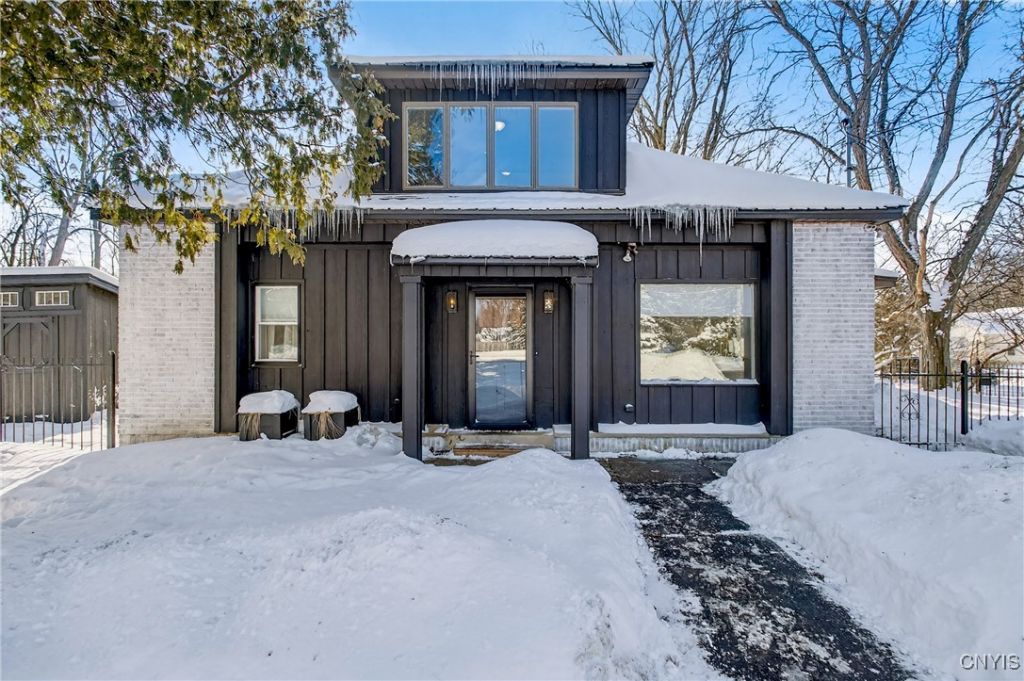 1315 Cold Springs Road, Liverpool, NY 13090 Main Photo